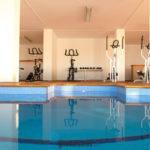 Gimnasio y piscina interior